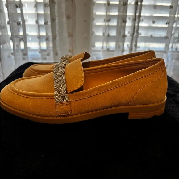 Gianni Bini Tan Loafers with Braided Detail - Picture 4 of 5